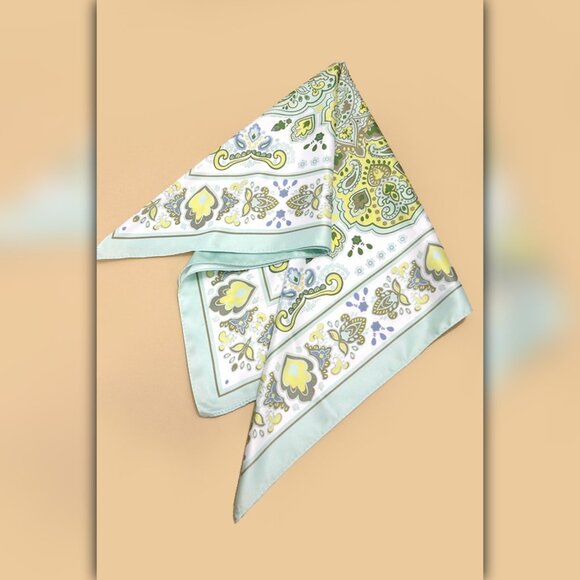 A218-W ✽ Paisley Mint Silky Bandana Scarf